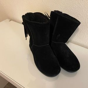 Black bear paw boots